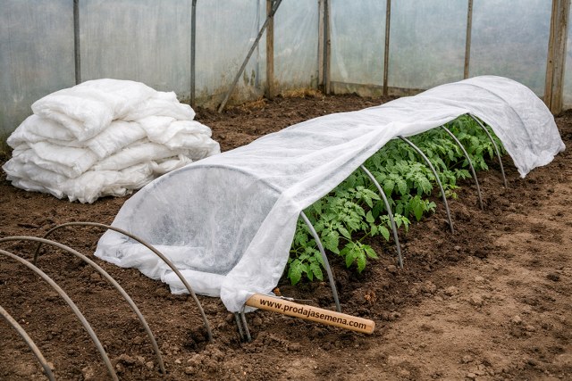 AGRIL FOLIJA ( 2 m²= 2 x 1 m) pročitati u oglasu